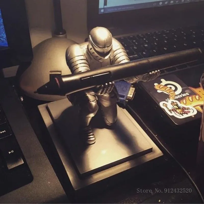 Executive Knight Pen Holder with Helmet, Bronze Statue, Home Decoration, Wearing Armor, Hero Knight Pen Holder, Ornaments, 1Pc