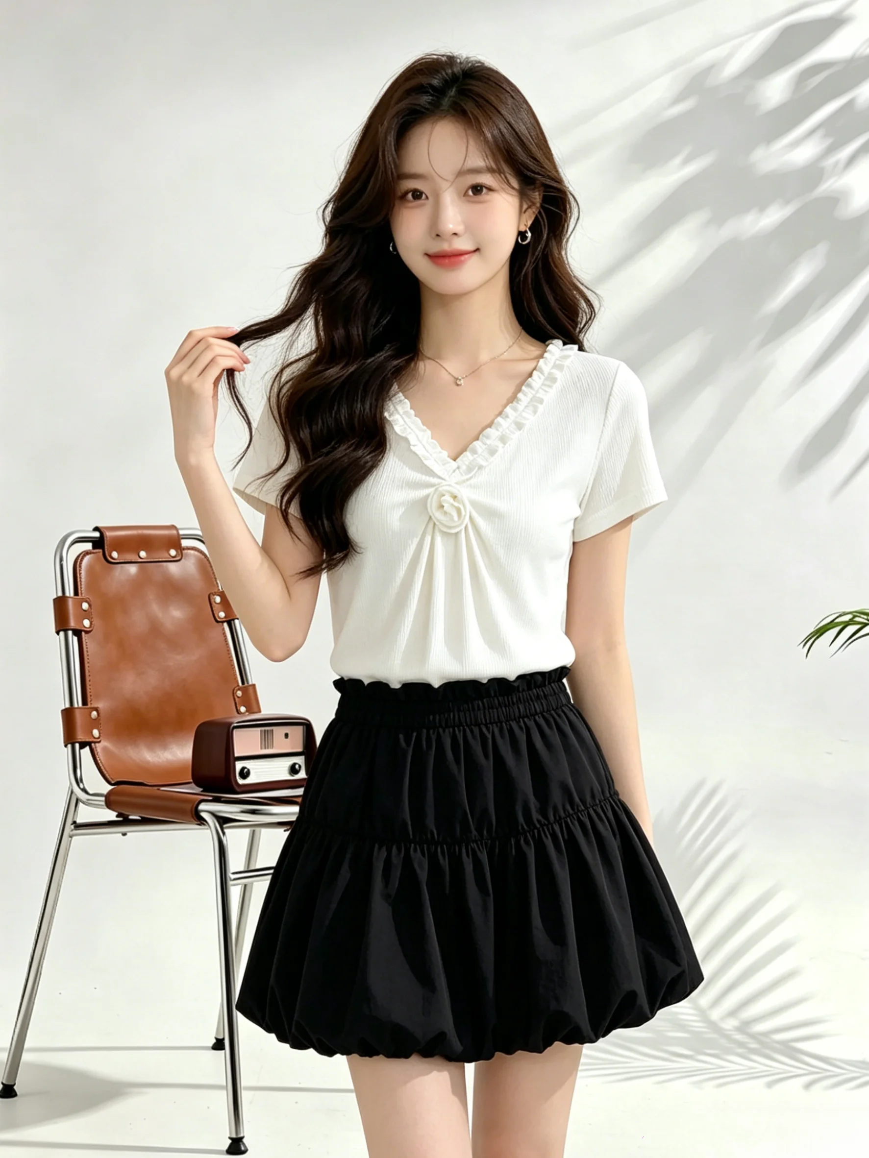 

Sweet And Spicy Beautiful 3D Flower Personality Wooden Short Sleeve V-neck Summer Skin-friendly Slimming Anti-aging T-shirt