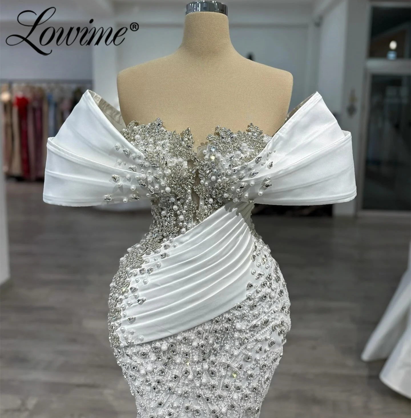 2025 Customized White Evening Dresses Arabic Pearl Off The Shoulder Mermaid Prom Dress Crystals Celebrity Dress Women Party Gown