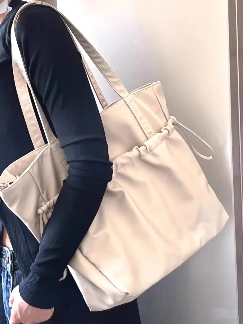 Mulheres de deslocamento bolsa à prova dwaterproof água náilon senhoras bolsa ombro grande capacidade sacos de compras viagem cordão feminino grandes totes