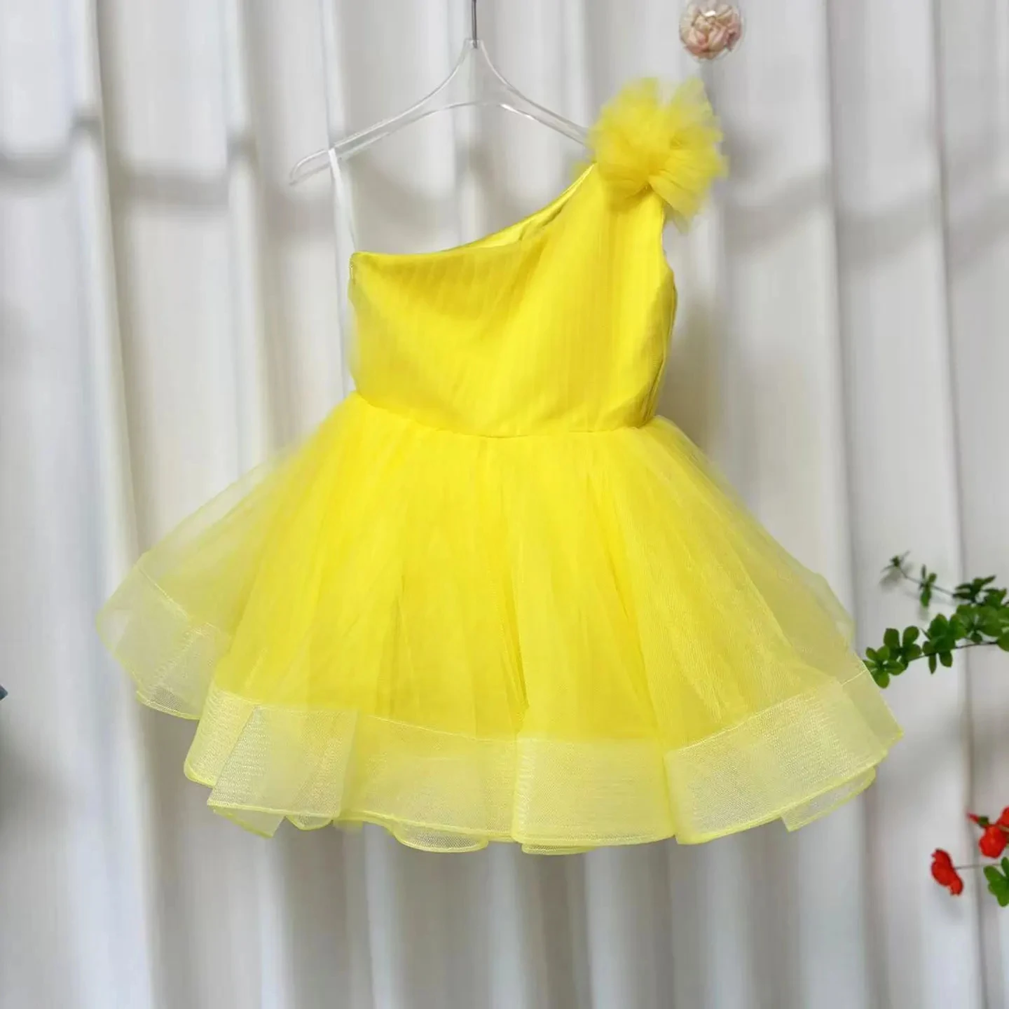 Customized Yellow Flower Girl Dress for Wedding Tulle Sleeveless Knee Length Elegant Kids Birthday Party First Communion Gown