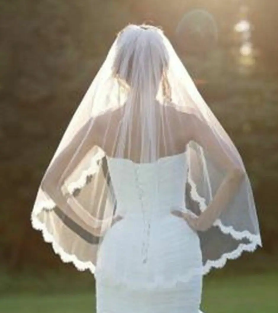 White Bridal Wedding Veil 1 Tier Elbow Length Lace Trim with Comb 2022