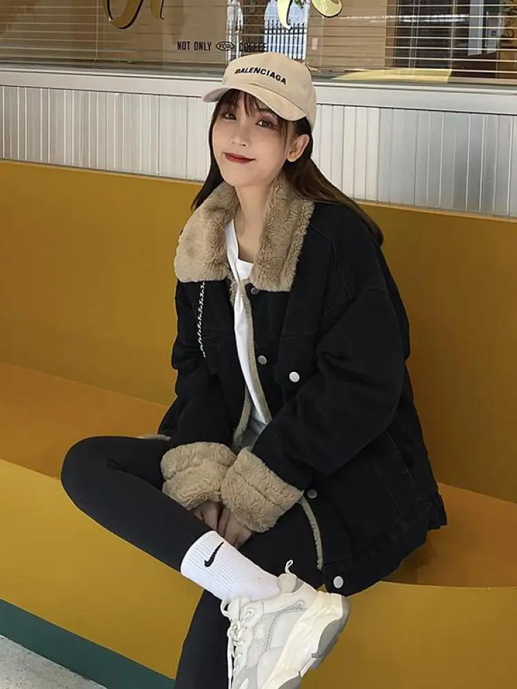 

Новая осенне-зимняя женская черная, синяя плюшевая бархатная джинсовая куртка в корейском стиле, винтажное однобортное универсальное джинсовое пальто, уличная одежда