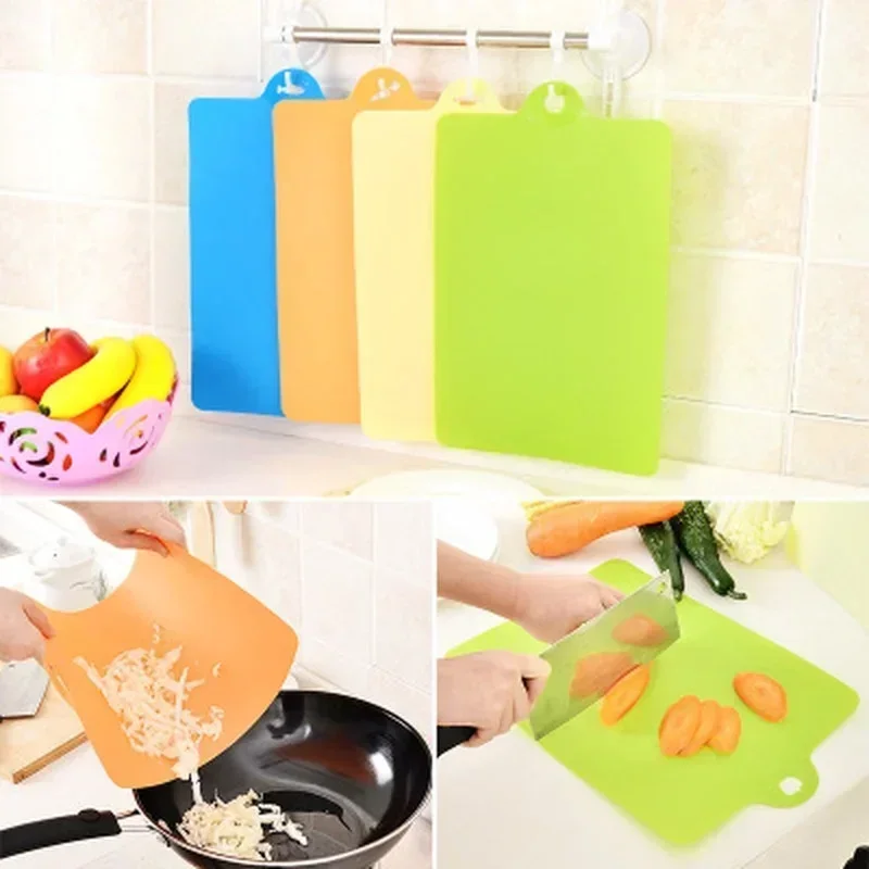 1 Pcs Kitchen Cooking Small Tools Flexible Plastic Cutting Board Food Slice Cut Chopping Block Color Random Accessories Supplies