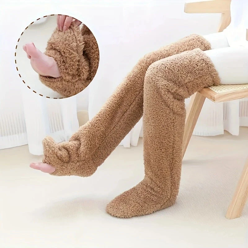 Caldi soffici calzini alti alla coscia gambe di orsacchiotto coccole zampe lunghe leggings sfocati sopra le pantofole al ginocchio calze pelose regalo di Natale inverno