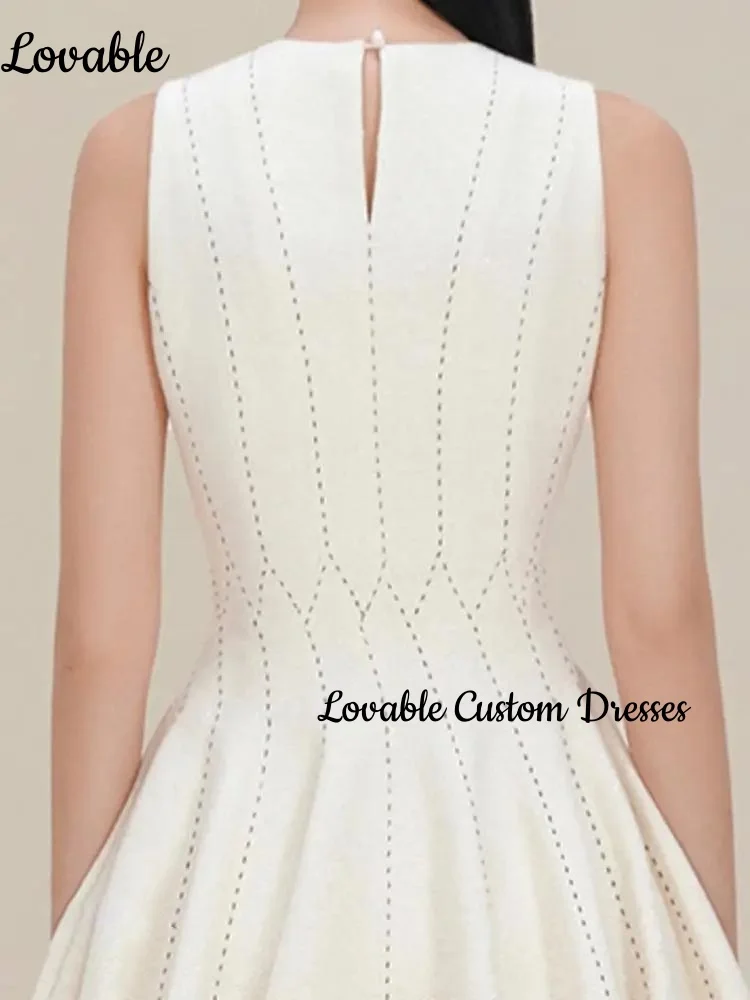 Fساتين للمناسبات الخاصة مخصصة على شكل حرف a خط عنق سكوب فساتين نسائية أنيقة وجميلة بطول الركبة كشكش مطرز كوكتيل