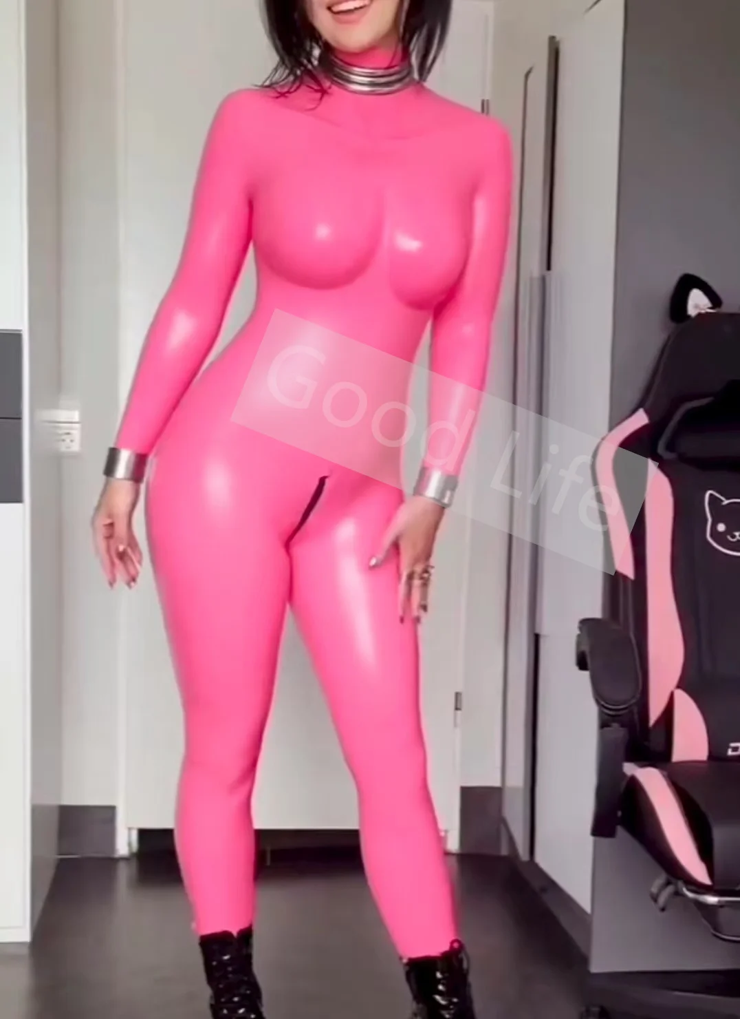 

Natural Latex Woman Neck Entry Catsuit Rubber Female Tight Bodysuit with Crotch Zip Latex Lady's Classic Jumpsuit No Socks