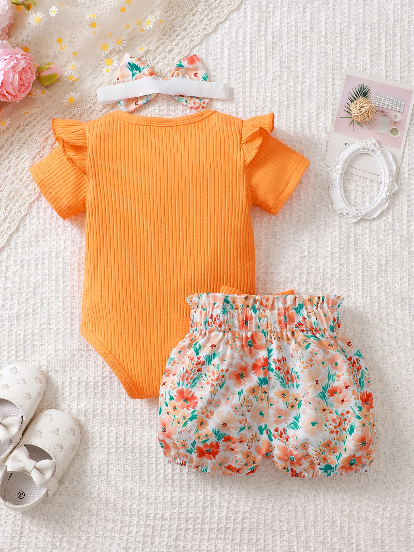 0-2 Year Old Newborn Girl Baby Summer Cotton Short Sleeved Headband Top With Letter Print Shorts Bow Three Piece Set