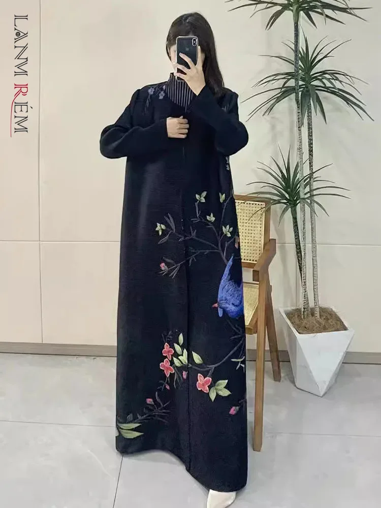 LANMREM Pleated Flower Print Black Coat With Round Neck Long Sleeved Cape Women\'s Fashion Clothing 2024 Autumn New 2DA7602