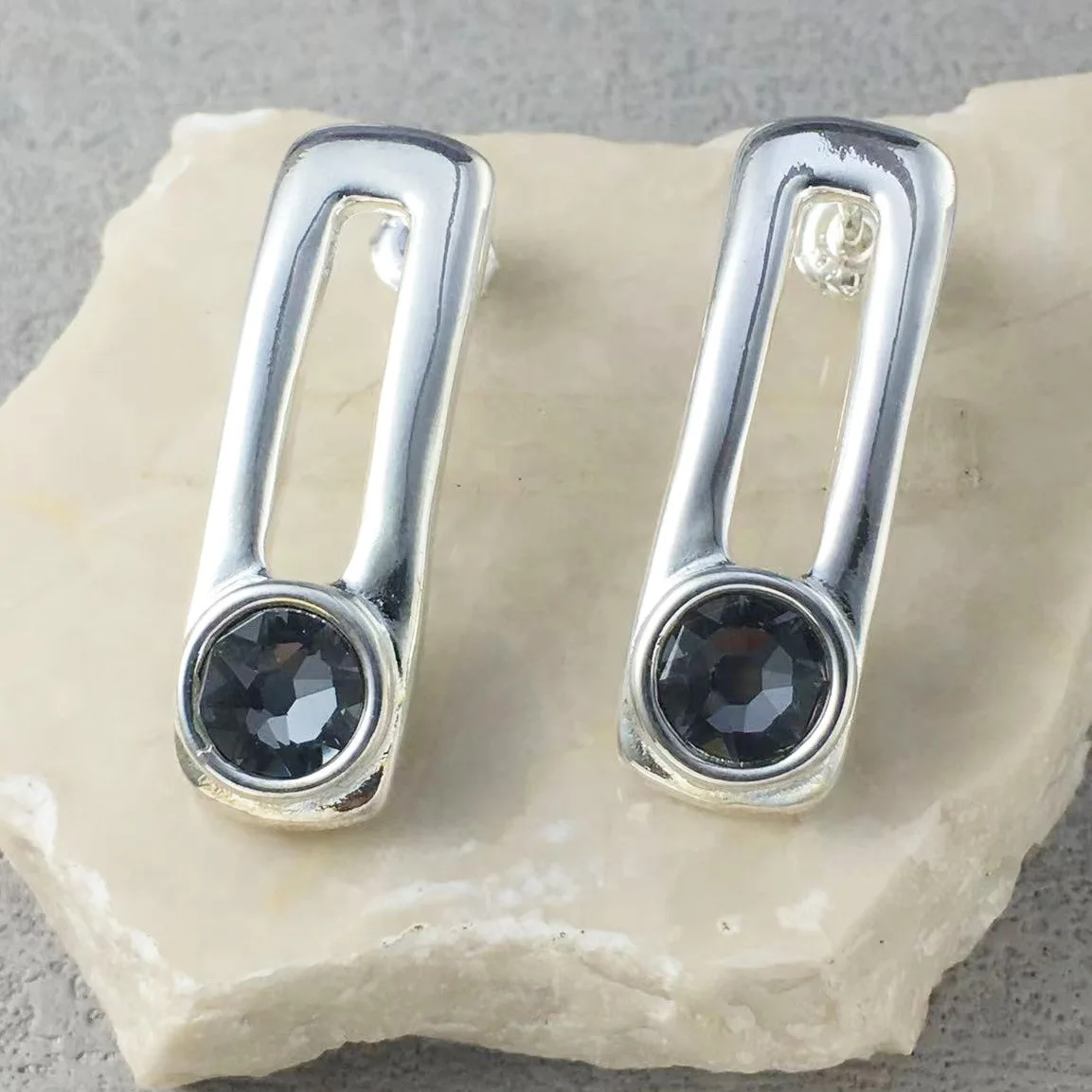 

Лето 2022, сверкающие серьги в светском стиле цвета: золотистый, серебряный, серый, с пряжкой и кристаллами, женские аксессуары, подарки для свиданий