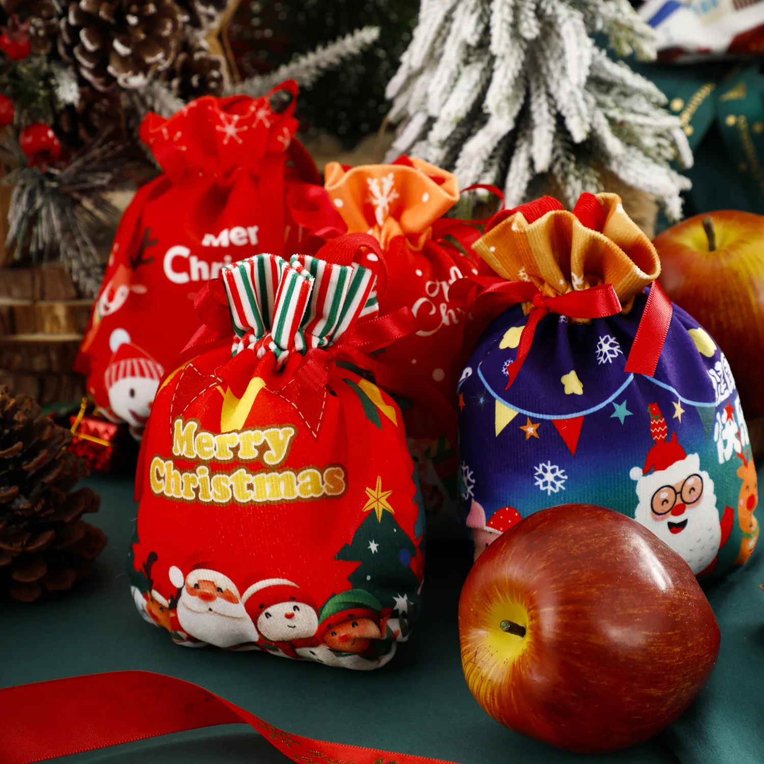 Christmas Gift Bag with Handle Drawstring Pouch Xmas New Year Party Candy Snack Gift Bag Bracelet Jewelry Packaging Storage Bags