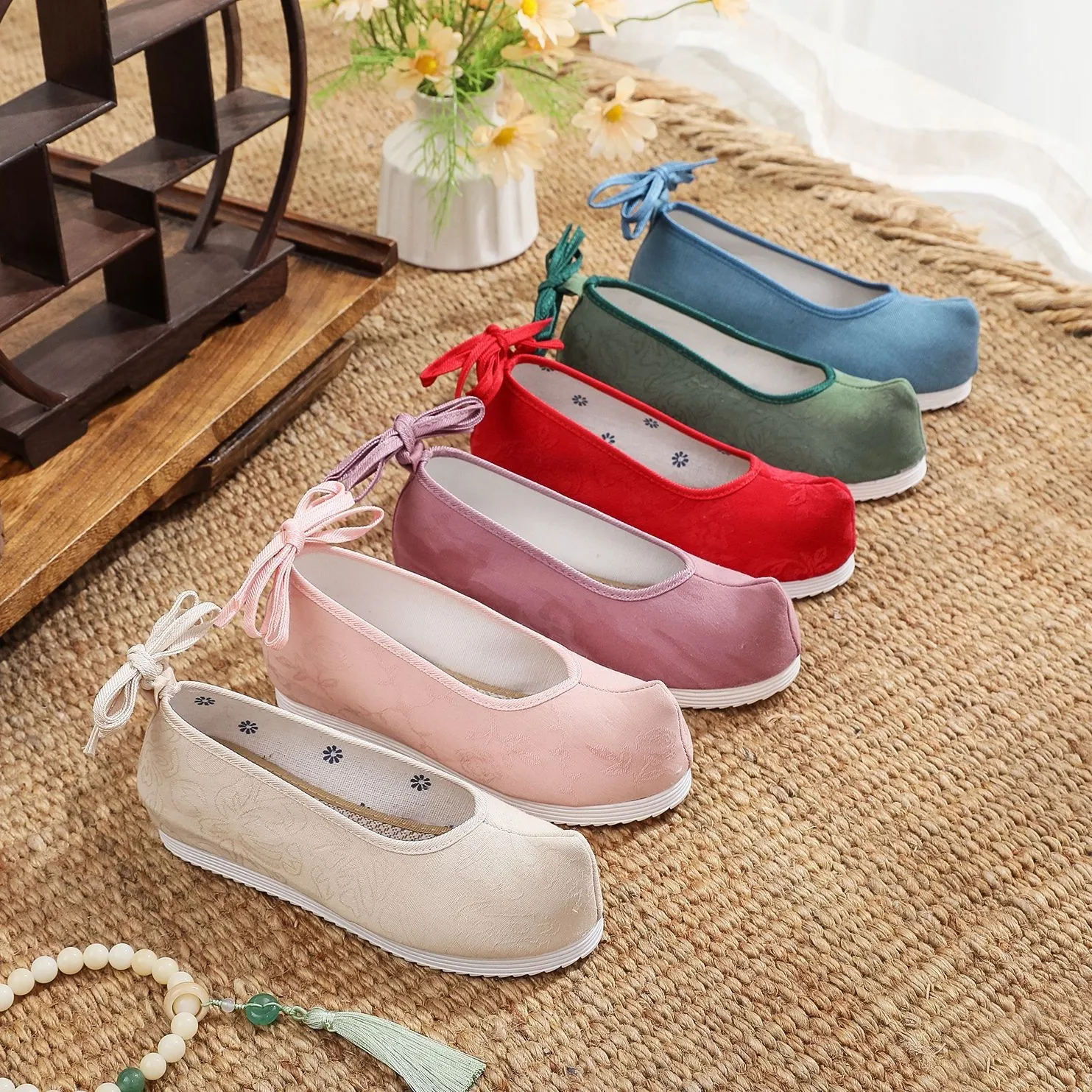 

Plain Soft Bottom Jacquard Ancient Style Warped Pattern Height Increasing Insole Han Costume Shoes Women's Embroidered Brocade