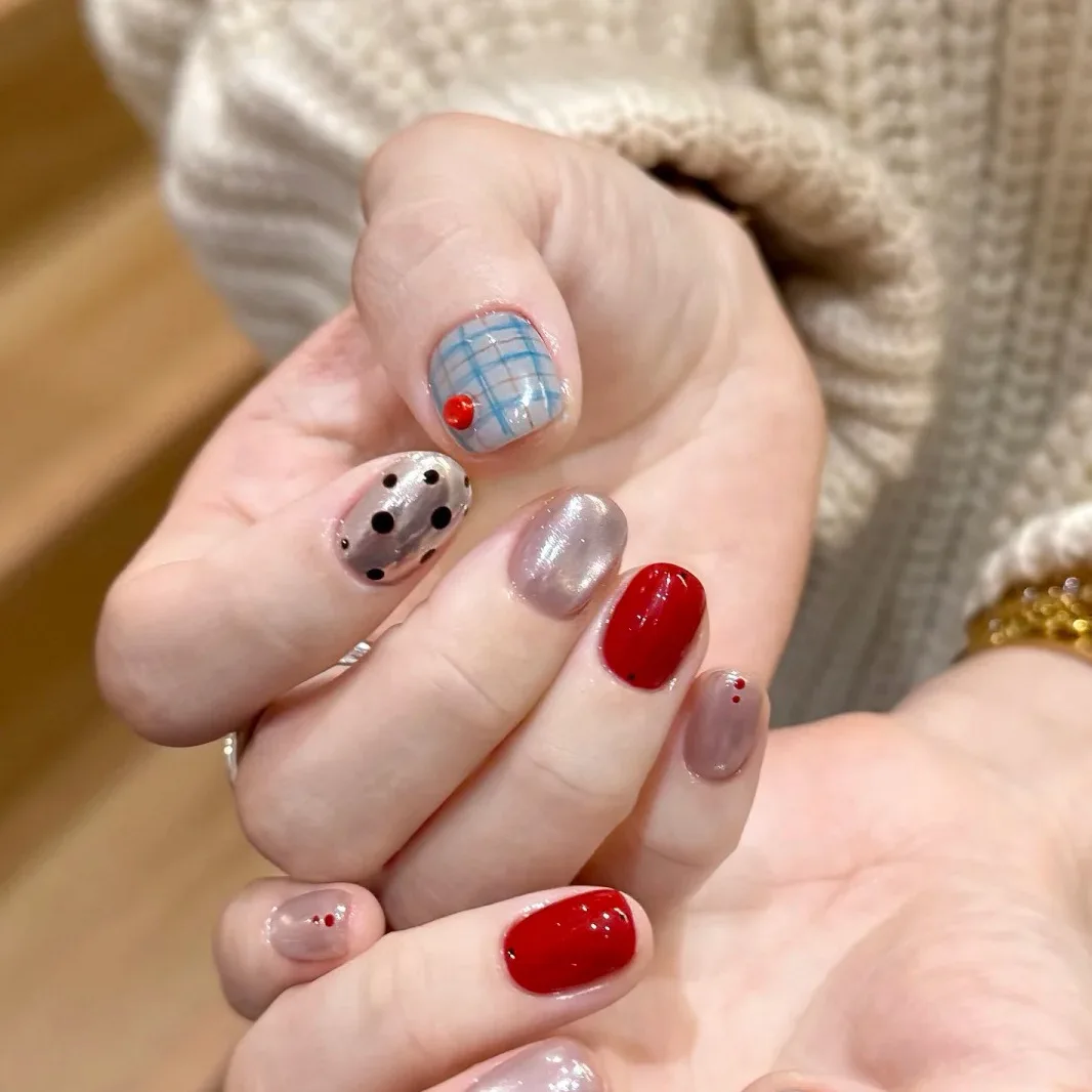 

10 шт., короткие накладные ногти ручной работы, розовые кошачьи глаза, синий сетчатый узор в горошек, милые милые накладные ногти, носимые накладные ногти, советы для девочек