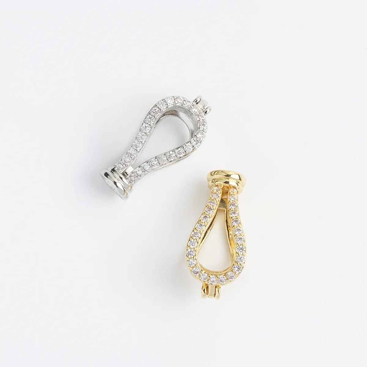 1 قطعة النحاس مطلية بالذهب الزركون Y على شكل سترة سلسلة كليب اللؤلؤ قلادة سوار كليب Diy بها بنفسك مجوهرات اكسسوارات المواد