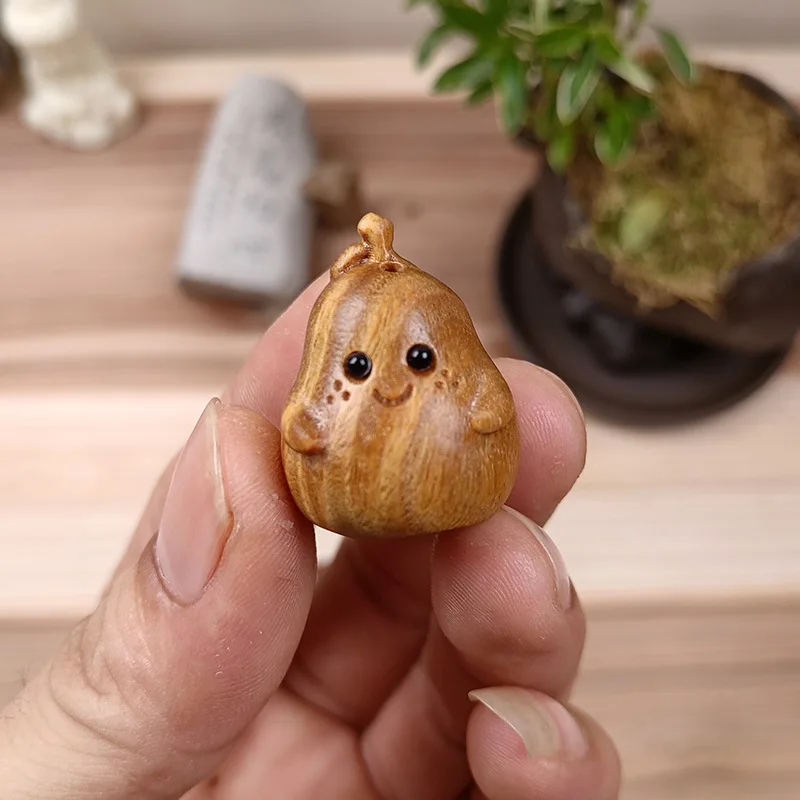 Super Cute Pear Shaped Ornaments Sandalwood Exquisite Bring Luck Gifts for Friends, Children's Toys  Desk Accessories  Figurines