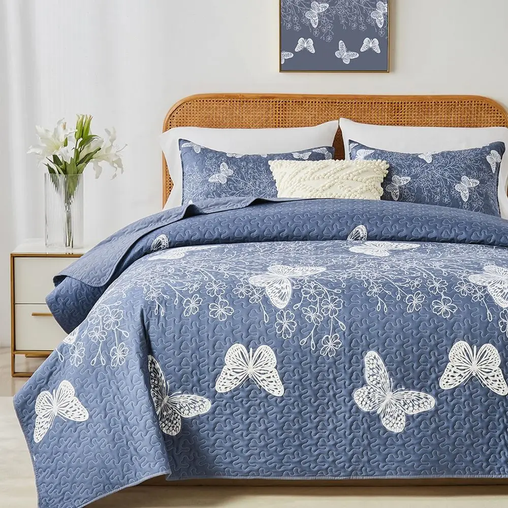 

King Size Quilt Set,White Botanical Blush Grey Bedding Set,3 Piece Lightweight Sot Summer Bedspread Coverlet with 2 PIillow Sham