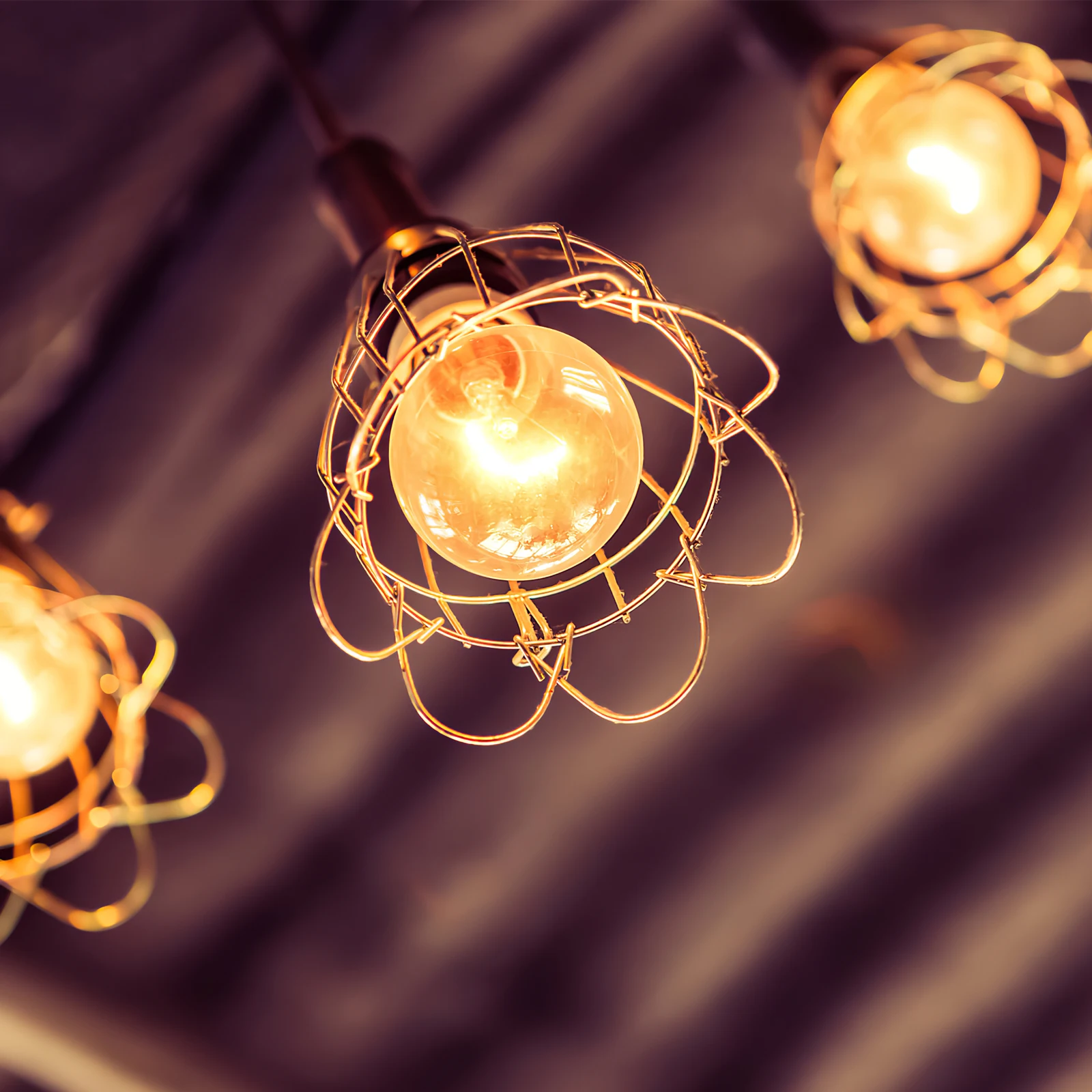 

6pcs Retro Bird Cage Lantern Metal Bulb Guard Vintage Light Cage Hanging Lamp Cover Industrial Lamp Shade Home Decoration