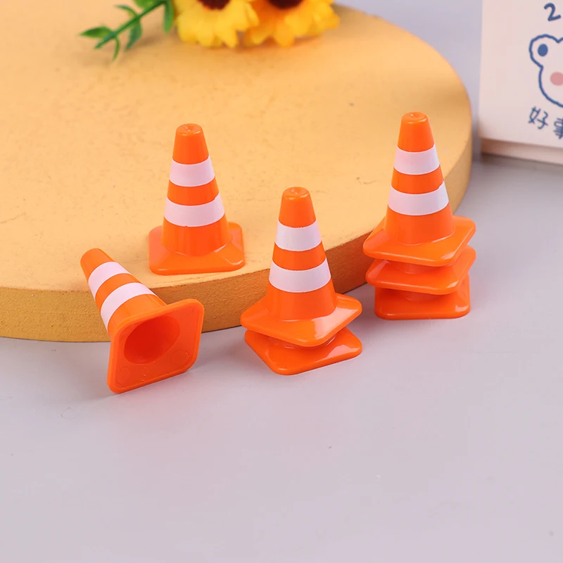 7pcs Mini Traffic Signs Roadblock Toy for Kids Construction Car Theme Party Traffic Cone Sport Training