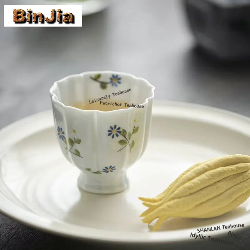 

2pc/lot Hand-painted Small Daisy Tea Cup Household High-feet Master Cup Elegant Flower Mouth Smelling Cup Chinese Tea Set 90ml