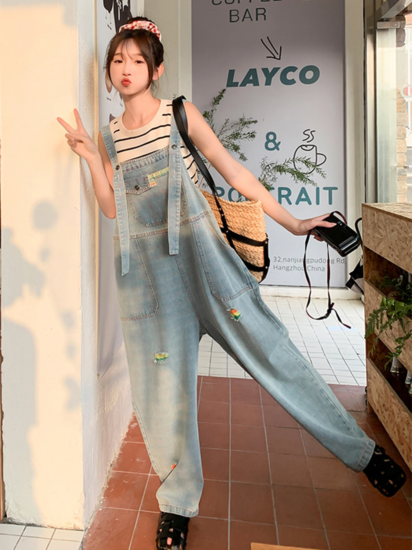 여성 데님 오버롤 여름 2025 루즈 스트레이트 레그 캐주얼 슬리밍 진 트렌디 하이웨이스트 버튼 플라이 출퇴근 스타일