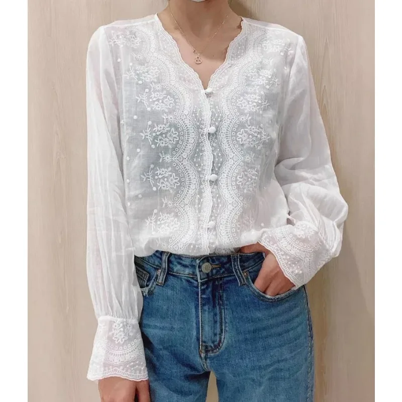 V-Neck Long Sleeve Linen Blouse Autumn Loose Tops French Style Embroidery Flower Lace Women\'s Shirt Sweet Blusas Elegant 16108