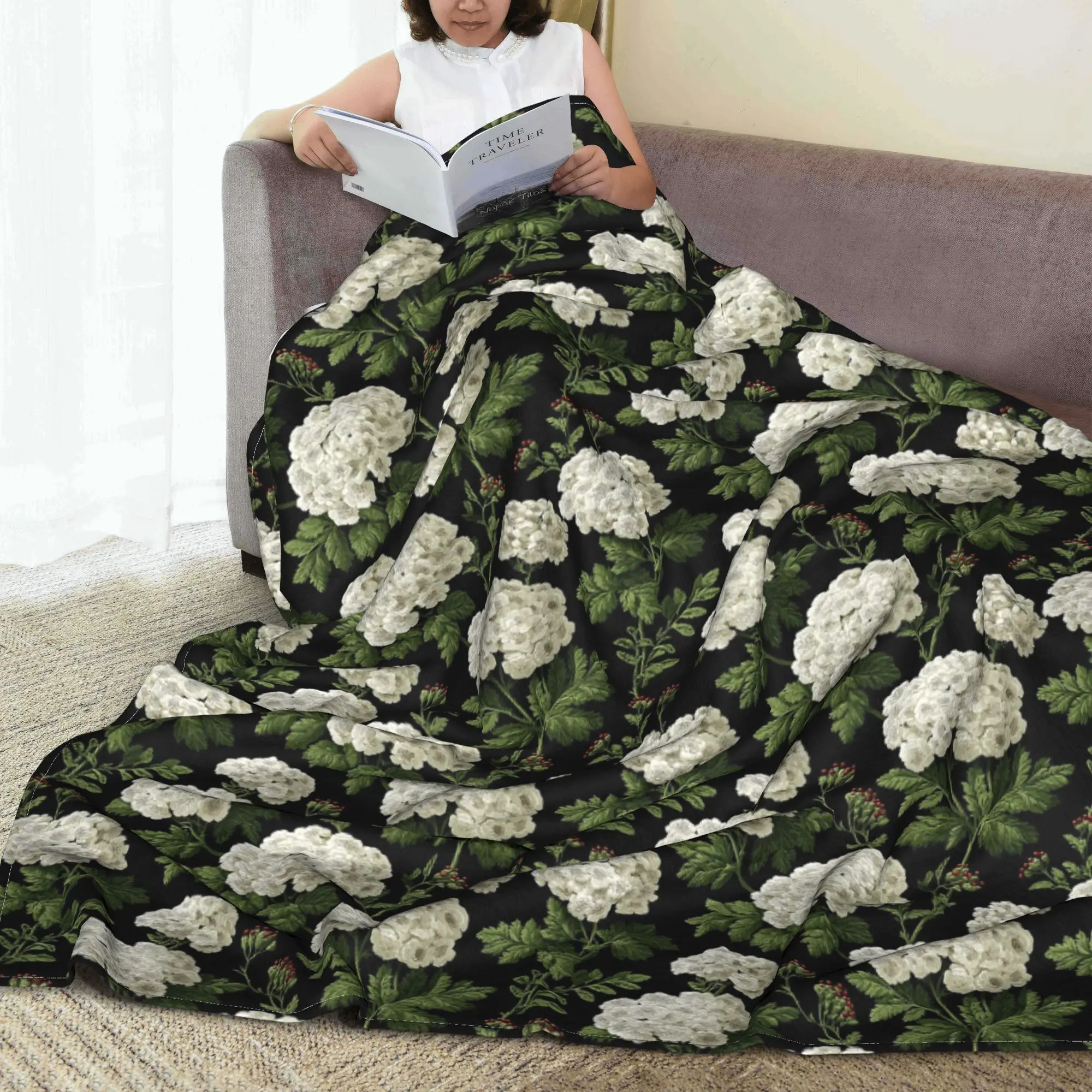 

Vintage White Flower Botanical Pattern on Black Elegant Nature-Inspired Art Blankets Flannel Sofa Throw Blanket for Home Bedroom
