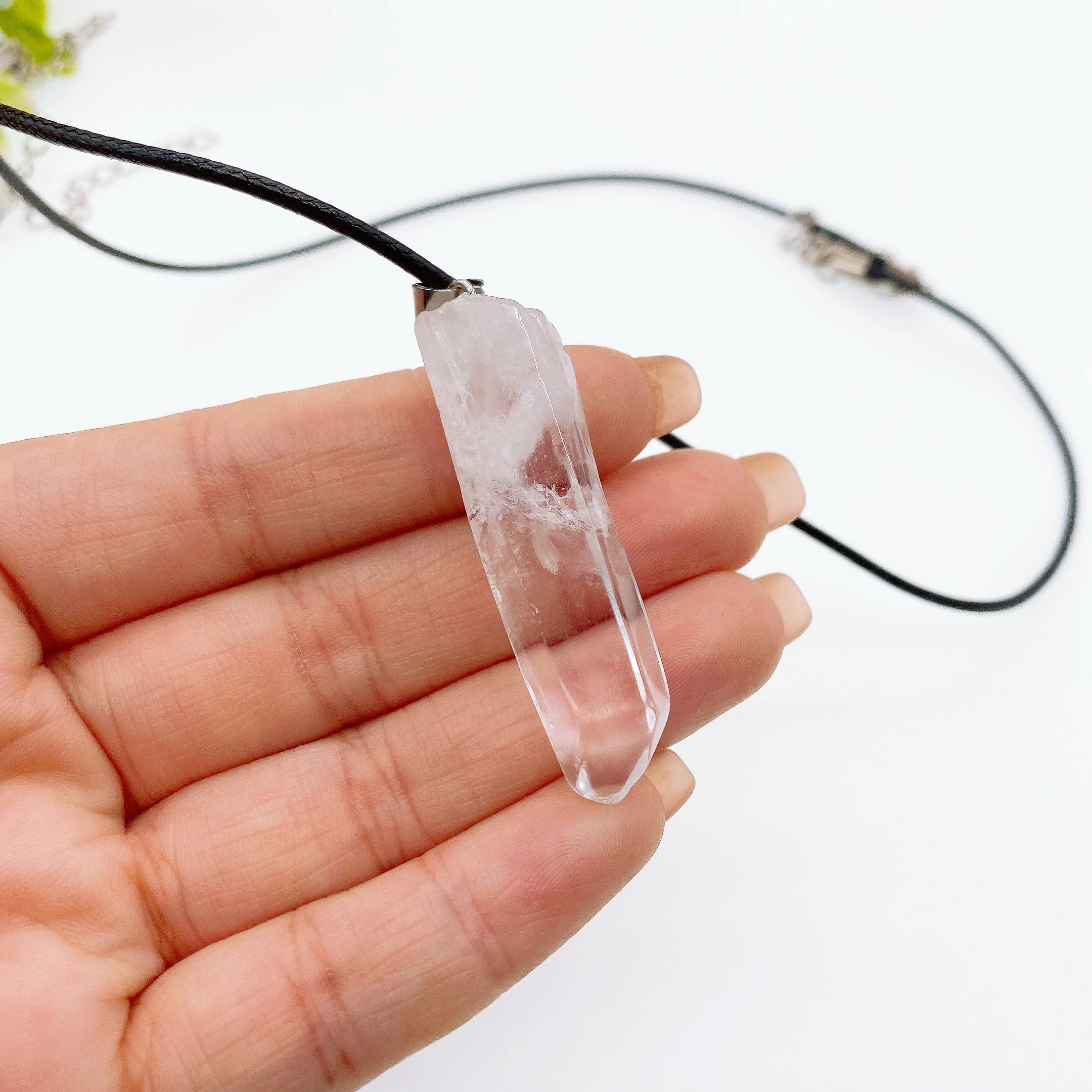 Natural Rock Crystal Clear Quartz Stone Column Pendant Necklace For Women Fashion Healing Weave Jewelry Souvenir Gift