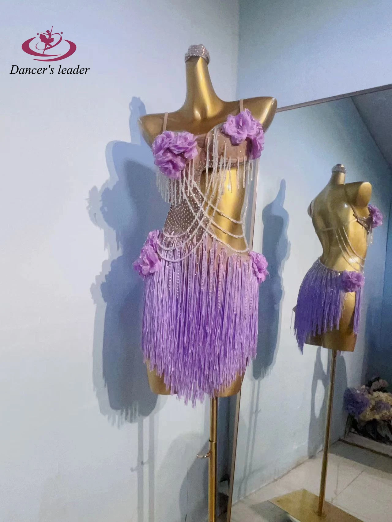 Escenario de baile latino para mujer, cuello de flor púrpura personalizado de alta gama, falda con borlas, vestido de disfraz de actuación con diamantes de imitación de Samba