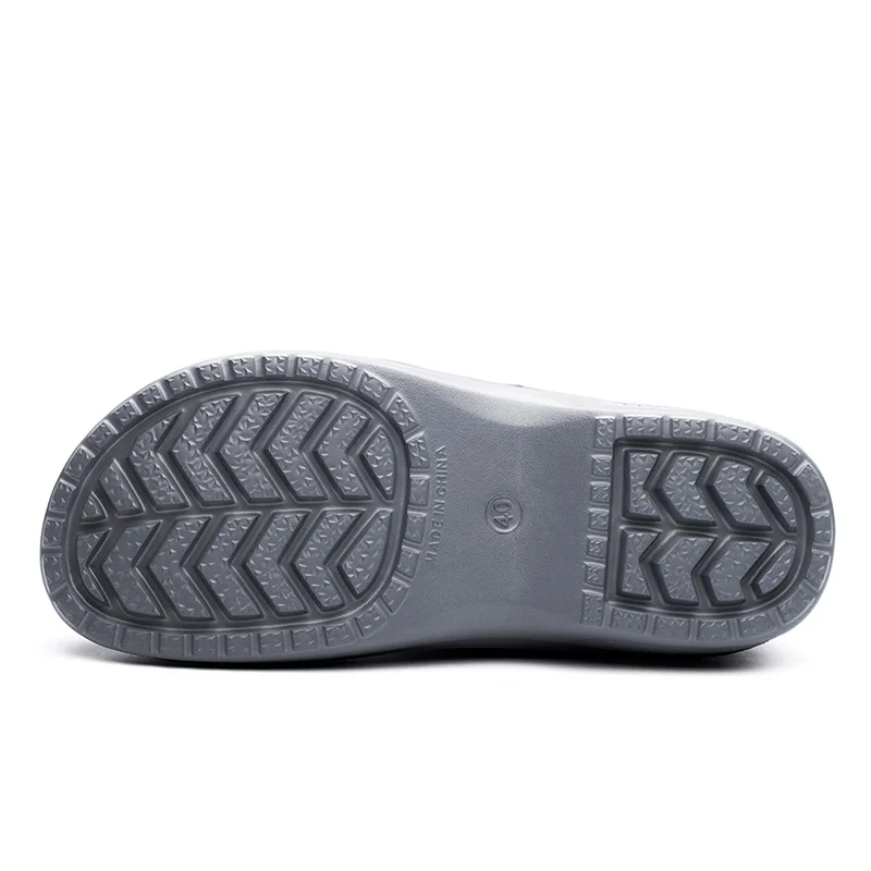 Hotel Kitchen Clogs Non-slip Waterproof Oil-proof Work Shoes Breathable Resistant Kitchen Cook Chef Shoes Plus Size sandals men