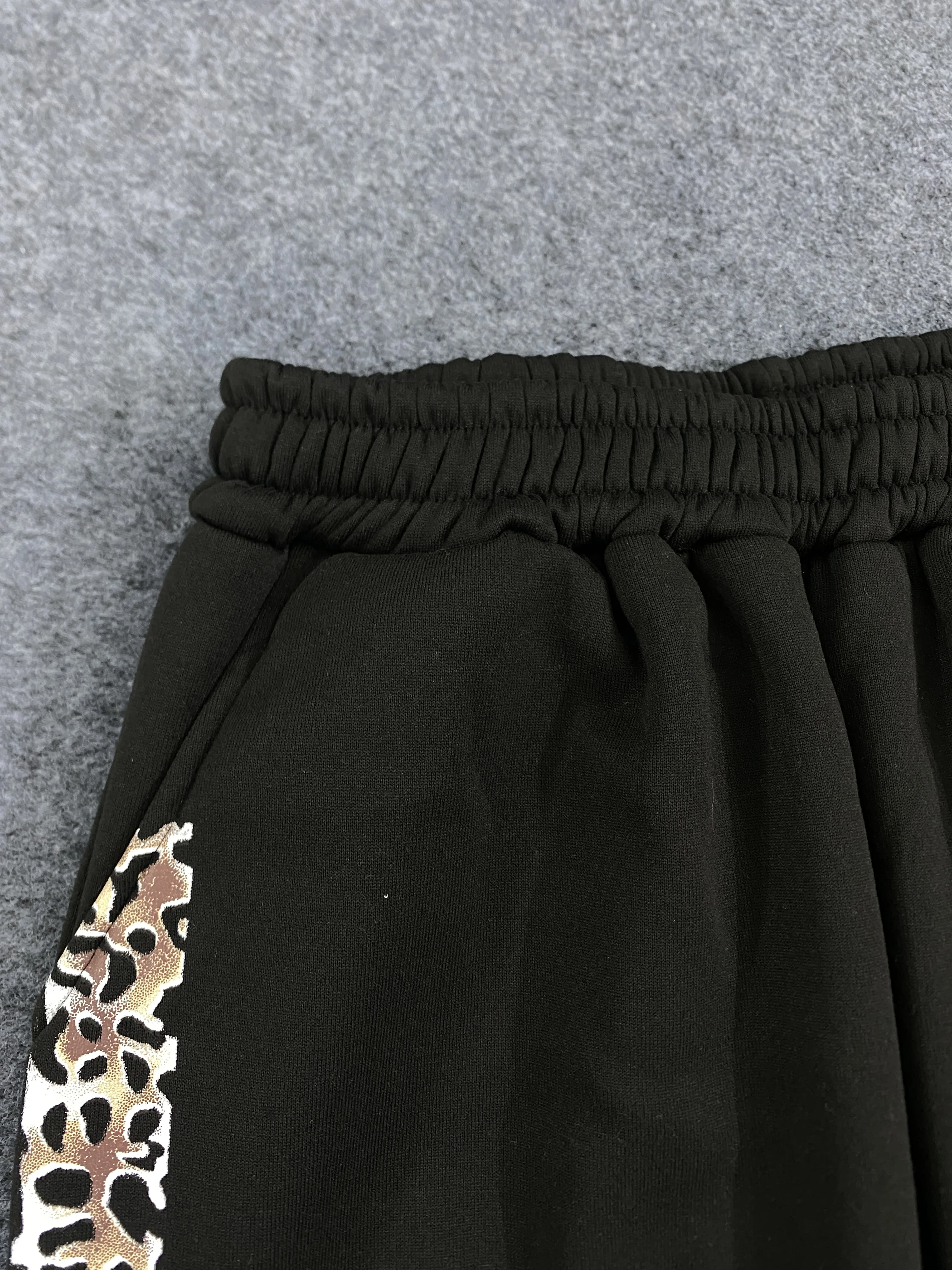 Dark Goth Made Old Fashion Leopard Stripe Stitching Harajuku Pants Autumn Winter Couple American Hip Hop Loose Straight Trousers