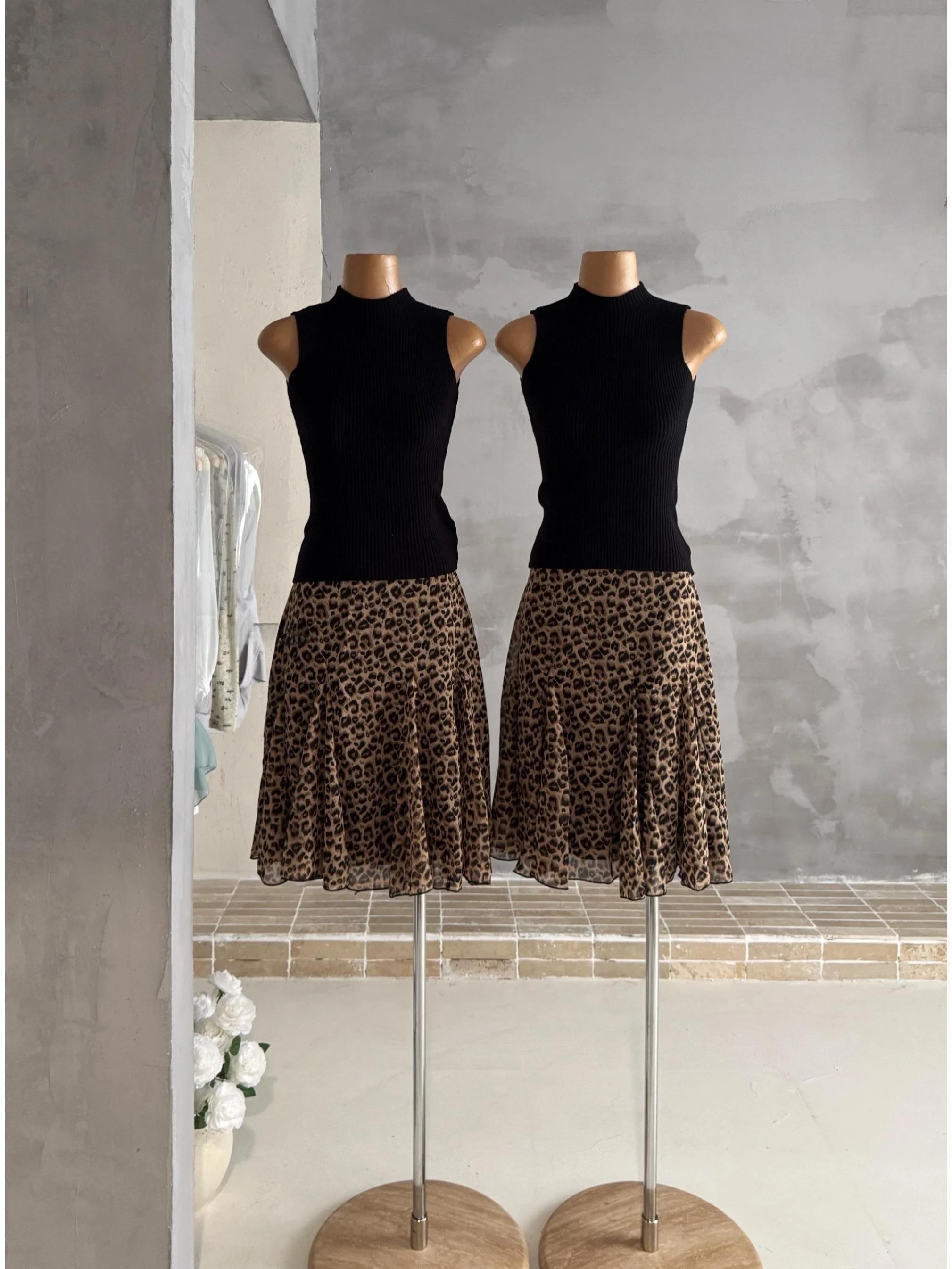 

13Studio2026 Leopard Print Knitted Vest And Skirt Set Women's Half High Collar Summer Fashion Outfit Two-Piece Ensemble