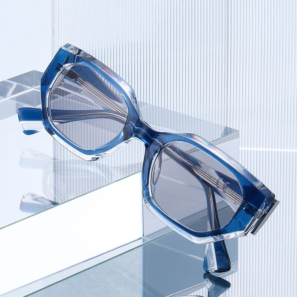 

2026 New Diamond-shaped Small-frame Sunglasses Fashionable Hip-hop Print-decorated Shades Outdoor Travel UV-protective Eyewear