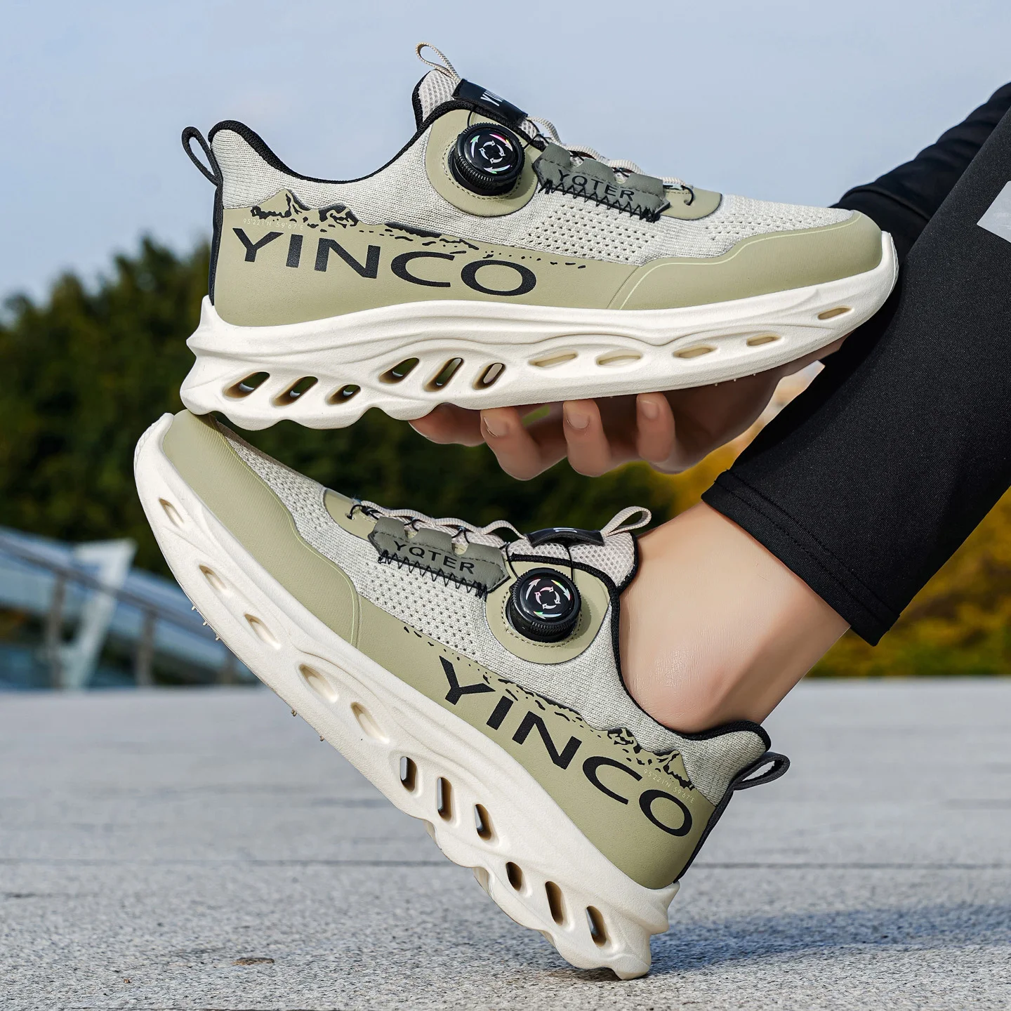 

Новые летние мужские повседневные спортивные кроссовки 2026 года, нескользящие, износостойкие, амортизирующие, легкие, дышащие, сетчатые.