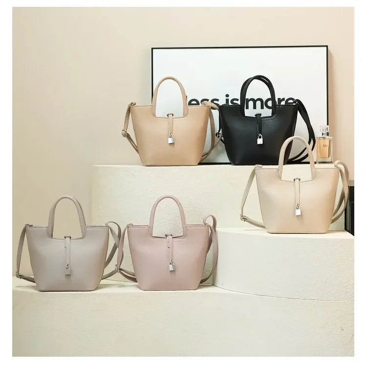 

2025 New Trend, Personalized, Casual, Fashionable, Luxurious - A Versatile, Niche, Single-shoulder, Ornate Crossbody Bag