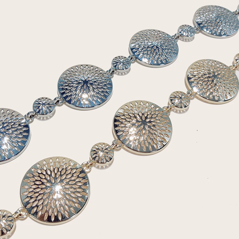 حزام خصر معدني للسيدات على الطراز القديم إكسسوارات فاخرة راقية أنيقة مزخرفة بسلسلة جينز على شكل دائرة مجوفة