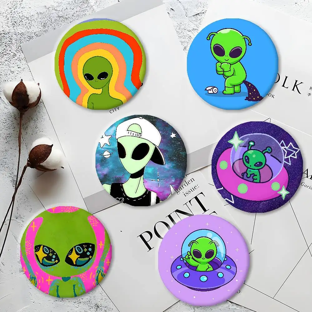 Cute Cartoom Alien Badges Tinplate Soft Button Pin Brooch Metal Badge Custom Jewelry Accessories Hat Bag Lapel