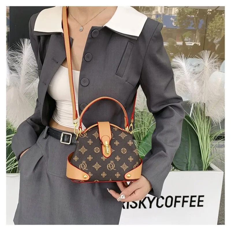 

Винтажные женские сумки: Новая легкая роскошная повседневная сумка через плечо для работы и отдыха, вместительная сумка на плечо, модная женская сумка.