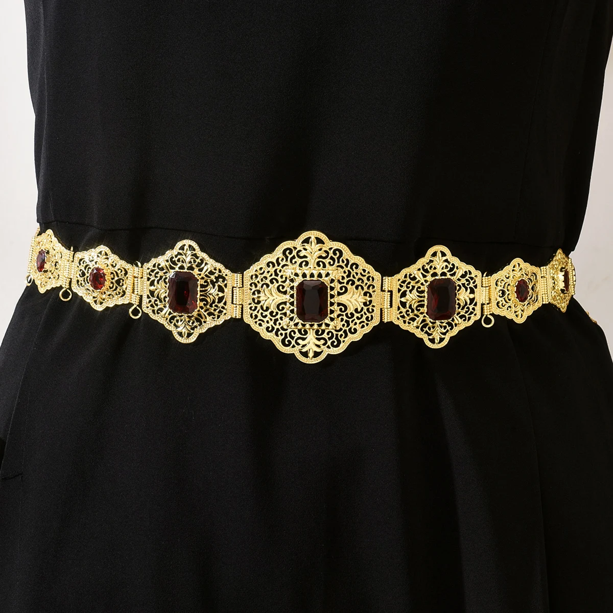 

Vintage Palace-Style Hollow Diamond Belt With Red Crystal Inlay, Luxury Wedding Accessory & Ramadan Gift
