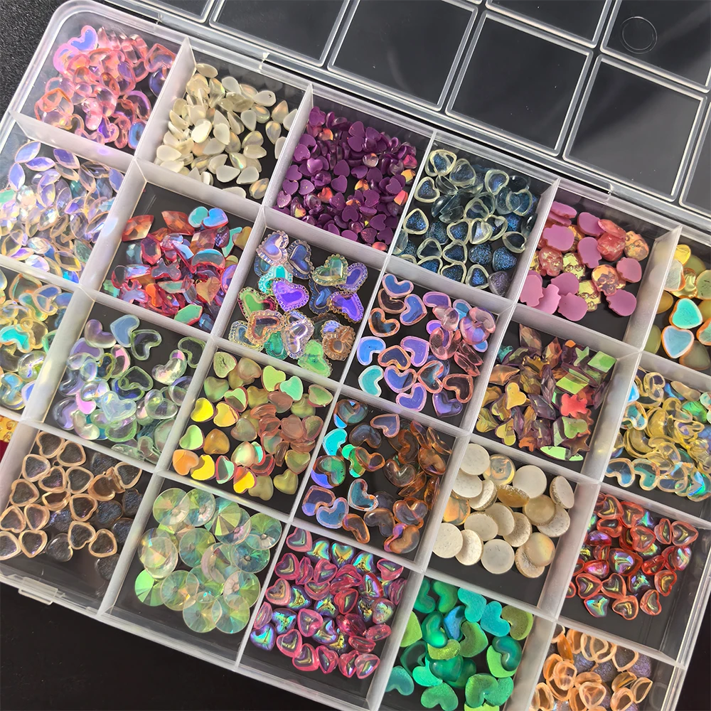 

600pcs Glitter Aurora Heart 3D Nail Art Charms 24 Combos Mixed Colorful Heart Resin Nail Rhinestone Decoration DIY Nail Supplies