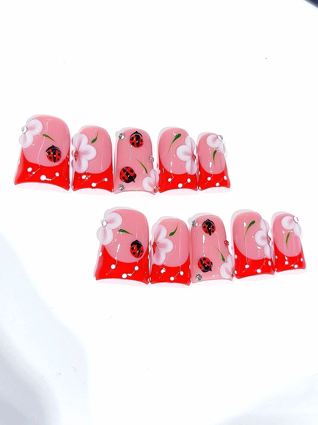 Coccinelle rose et rouge fleur 3D bec de canard presse sur les ongles, ensemble de faux ongles faits à la main pour les femmes (10 pièces) L289