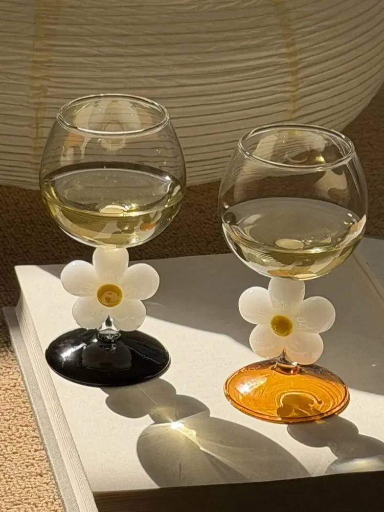 

Cute Sun Flower Handle Goblet Glass Retro Wine Champagne Cock Tail Glass Borosilicate Heat-resistant Glass