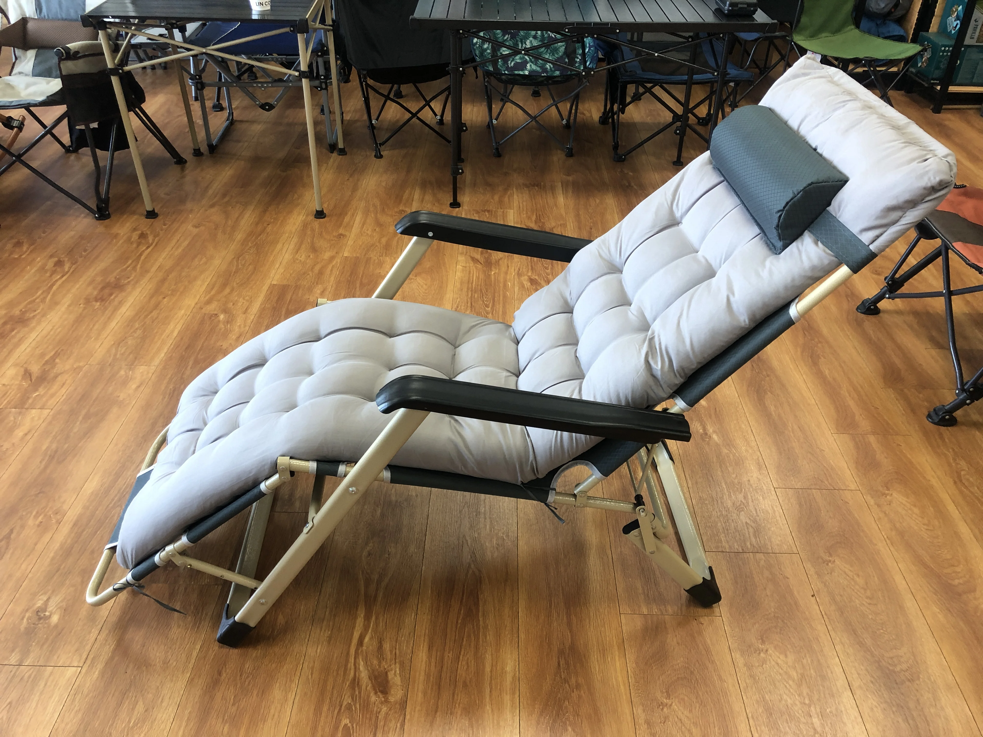 سرير معدني قابل للطي بتصميم عصري عالي الجودة من المصنع، صالة خارجية محمولة، كرسي شاطئ للحديقة #3