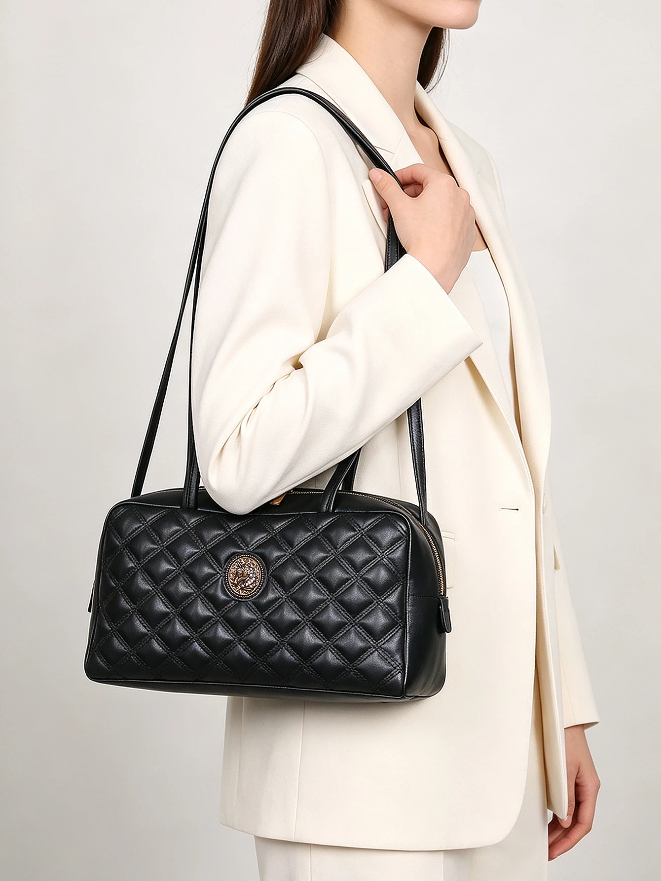 Retro rhombic quilted Boston one-shoulder underarm bag female 2026 new large-capacity lightweight Tote black soft leather round