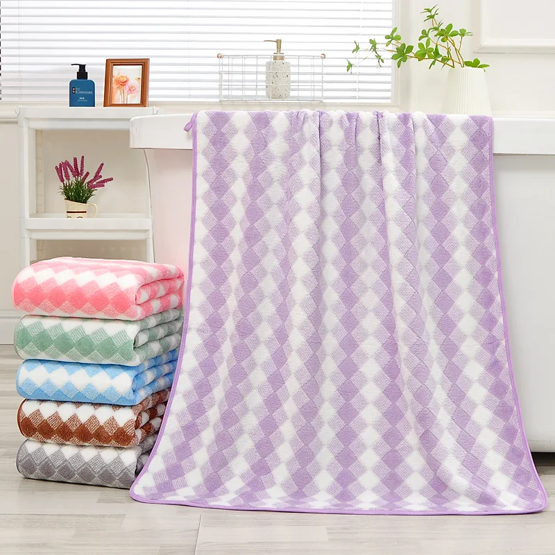 New Tri Color Grid Coral Velvet Cationic Bath Towel For Household Use Soft Absorbent Not Easy To Shed Hair Adult Beach Towel