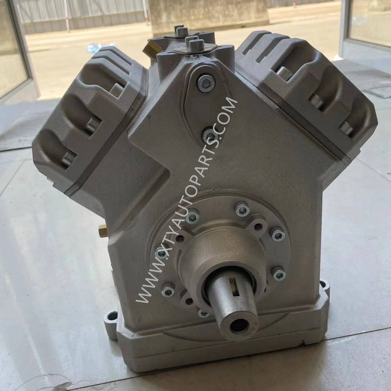 Replacement Genuine Quality  Bus Air Conditioner Compressor for HISPACOLD Refurbisher Compressor for Bus AC