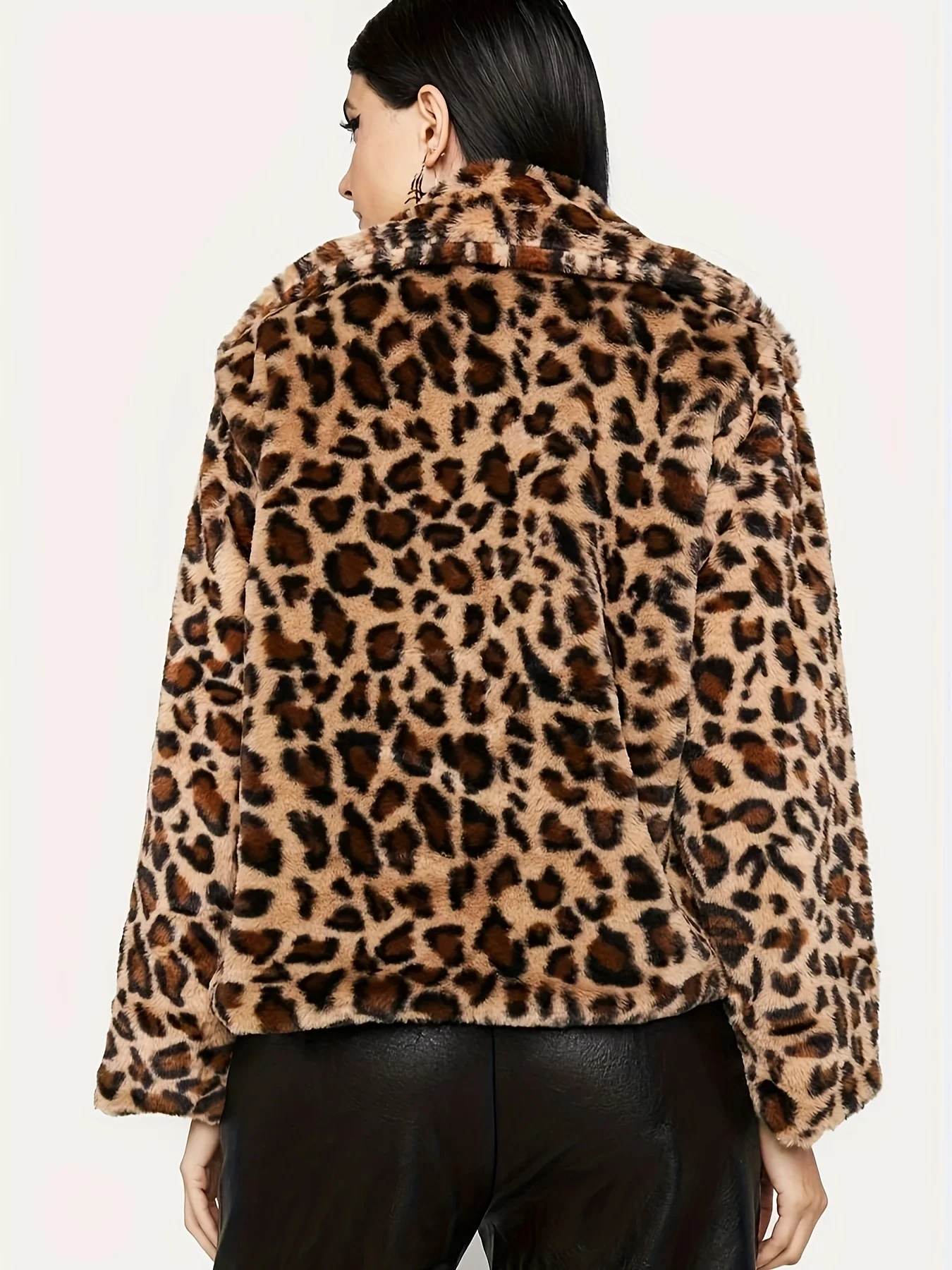 Women's Fashion Leopard Print Plush Jacket Stylish Animal Patterned Outerwear for Trendy Ladies