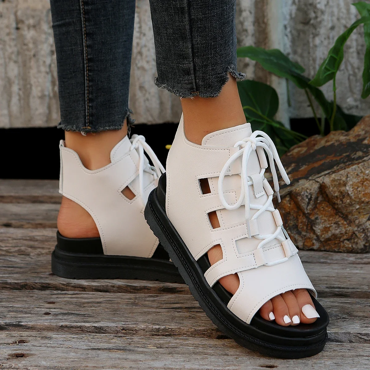 Retro Hollow Out Lace Up Women Platform Sandals Solid Color Ladies Gladiator Sandalias Back Strap Thick Botom Sport Sandles