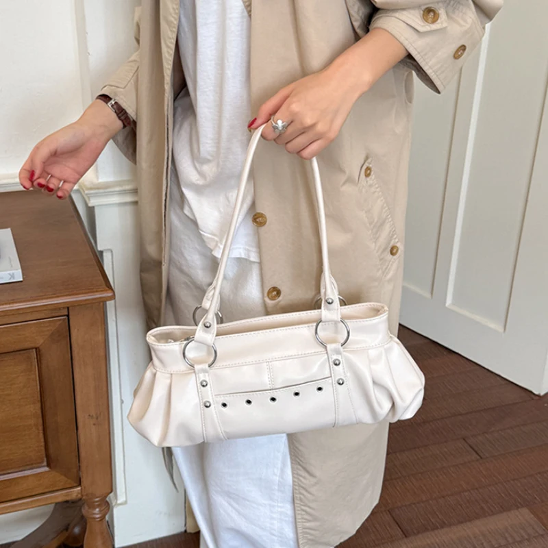 Metallnietenverzierte Unterarm-Schultertasche, Damen Einfarbige Preppy Pendler-Handtasche mit Nieten-Dekor, Koreanische Y2k Mädchen Weiche Casual Tragetasche – Detail 16