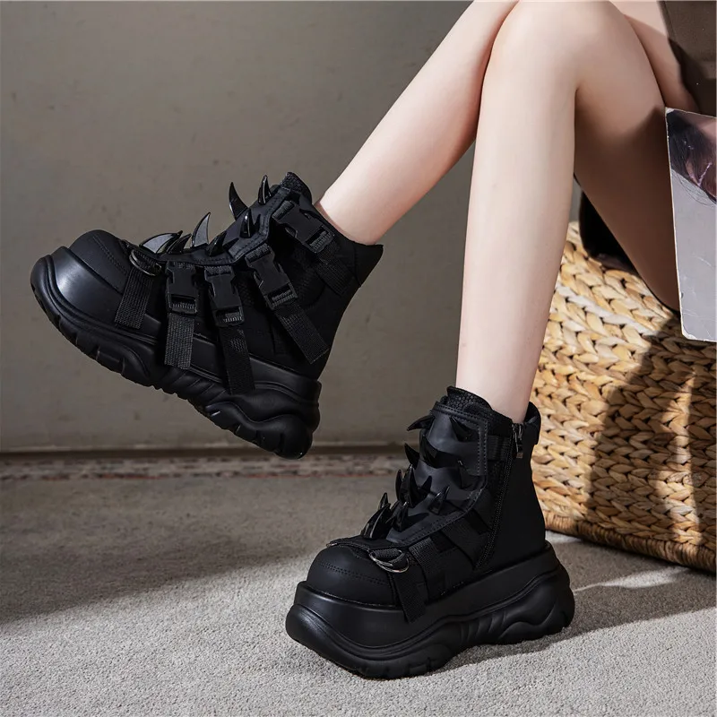 2026 Fashionable Women Gothic Punk Style Rivet Muffin New Platform Sports Retro Rivets Heavy Metal Short Boots Zapatos De Mujer