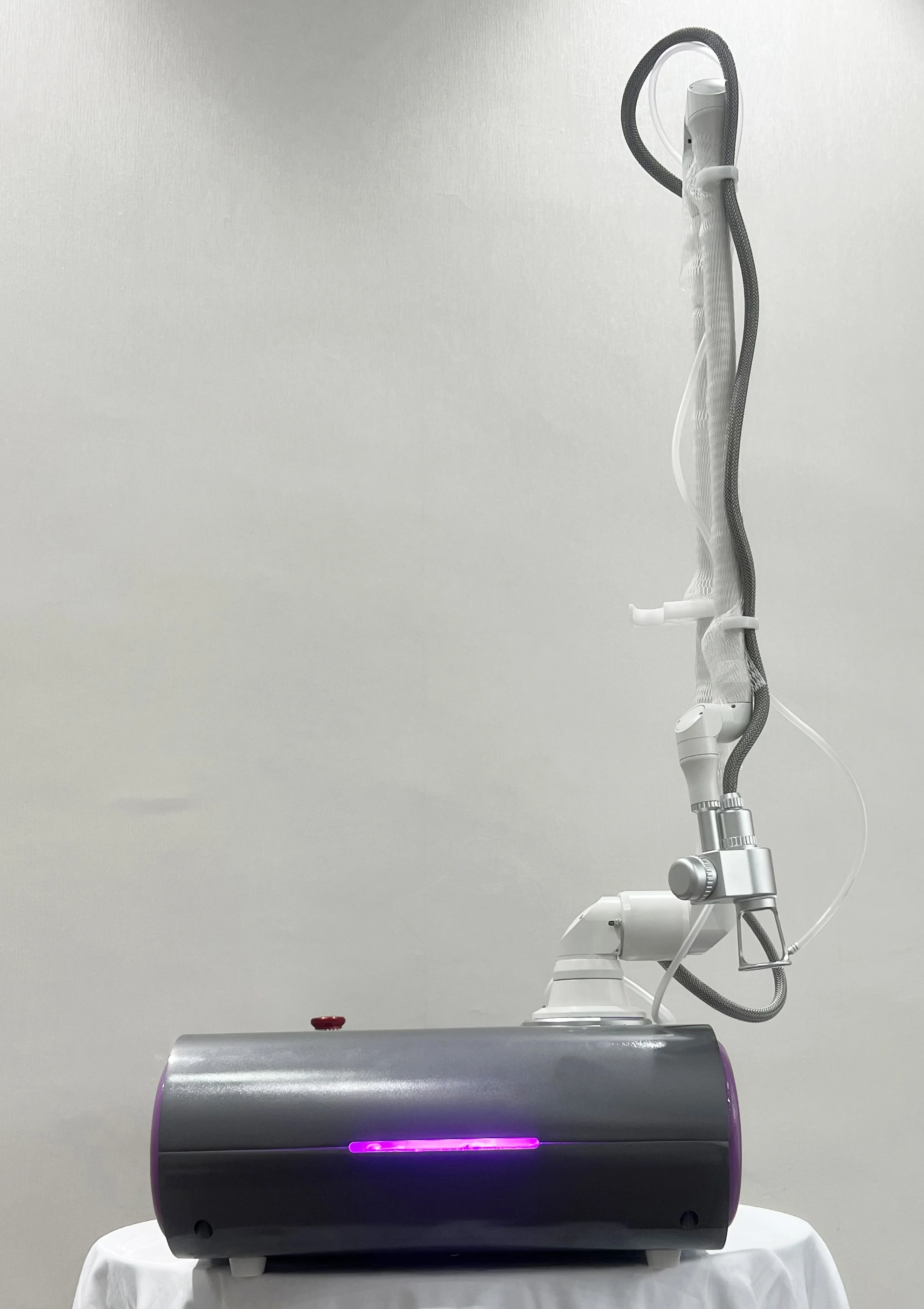 2026 Factory direct sales co2 Professional equipment. Facial and body.